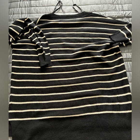 Max Studio Black and Cream Wool Sweater - Picture 5 of 8